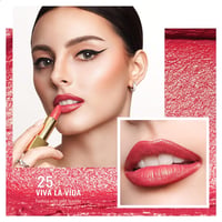 OULAC Metallic Fuchsia Rúzs 3D Fénnyel, Hosszantartó Intenzív Szín, Vegán Formula, 4.3g 2