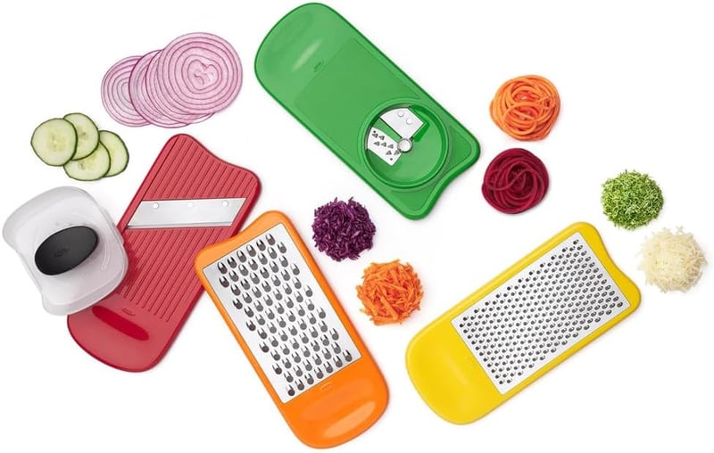 OXO Good Grips rozsdamentes reszelő és szeletelő szett spirálvágóval - Burrs & Slice Set