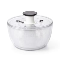 Odstredivka na šalát OXO Good Grips so sitkom a vekom – 6 litrová 2