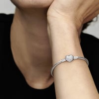 Strieborný náramok PANDORA so srdiečkovou sponou a zirkónom – striebro 925, biela, 19 cm 6