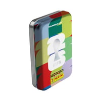 Kovová dóza Panini FIFA World Cup 2026 Adrenalyn XL Pocket Tin – 3 balíčky + 3 karty z limitovanej edície 7