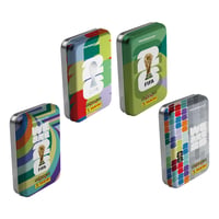 Kovová dóza Panini FIFA World Cup 2026 Adrenalyn XL Pocket Tin – 3 balíčky + 3 karty z limitovanej edície 6