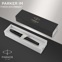 Roller Parker IM v matne čiernom vyhotovení s čiernymi detailmi, s tenkým hrotom, čiernou náplňou a darčekovou krabičkou 2