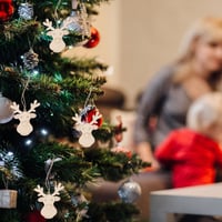 PartyKindom 30 db Fa Karácsonyi Függő Dekoráció Rénszarvas Mintával Kender Kötéllel 3