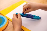 Školský kružidlo Pelikan griffix, 150 mm, modré, s náhradnými tuhami, strúhadlom a chráničom hrotu, 1 ks 8