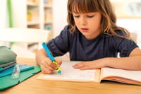 Stilou Pelikan griffix pentru dreptaci, verde - Stilou ergonomic pentru învățarea scrisului, cu peniță din oțel inoxidabil și cartuș 6