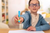 Stilou Pelikan griffix pentru dreptaci, verde - Stilou ergonomic pentru învățarea scrisului, cu peniță din oțel inoxidabil și cartuș 9