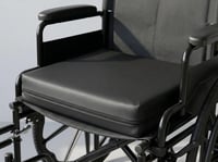 PEPE Mobility ortopedický vankúš na invalidný vozík proti preležaninám z pamäťovej peny 42x42x8 cm, na zníženie tlaku, čierny 6