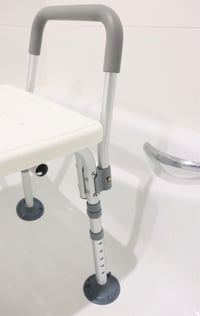 PEPE Mobility stolica za kadu za starije osobe, podesiva po visini, s naslonima za ruke, bijela, s protukliznim vakuumskim čepovima, podstavljena stolica za tuširanje, 77 x 5 7