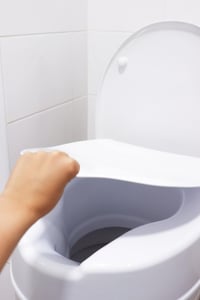 Zvýšená toaletná doska PEPE Mobility s poklopom - 15 cm 7