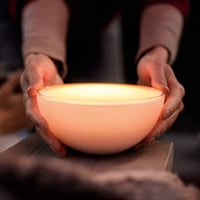 Lampă de masă portabilă LED Philips Hue Go Accent, alb – iluminat inteligent, cu acumulator, intensitate reglabilă 9