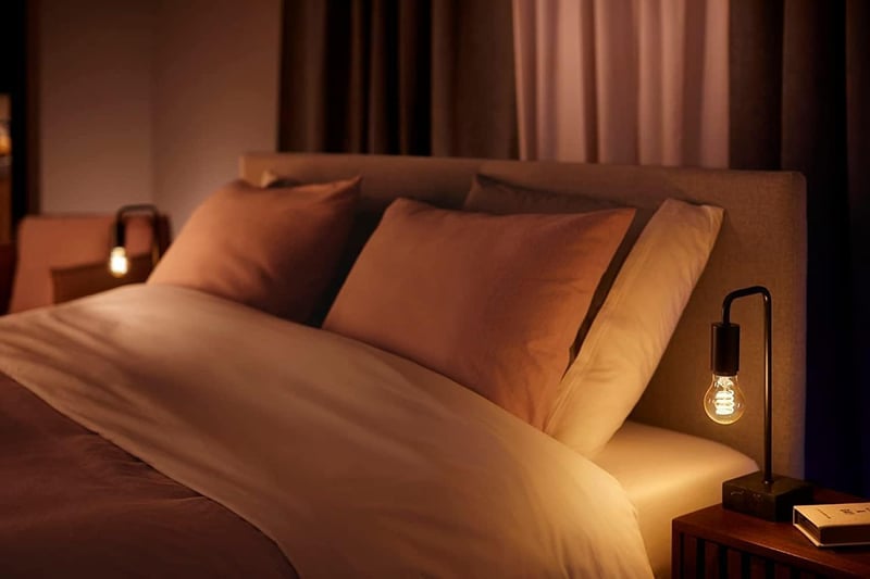 Philips Hue White E27 Filament LED izzó 550 lm, dimmelhető okos lámpa