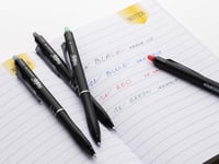 Sada vymazateľných gélových pier PILOT FriXion Ball Plus 07 – 3 ks, čierna/modrá/červená, stredný hrot, vysúvacie a plniteľné 6
