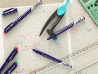 Stilou cu vârf fin PILOT FriXion cu cerneală termosensibilă, ștersibil – Pachet de 12 bucăți 3
