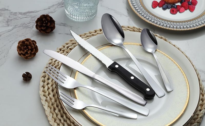 Pleafind 36 részes rozsdamentes evőeszköz készlet 6 személyre, steak késsel