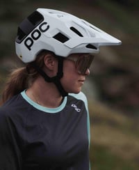 POC Kortal Race MIPS enduro/trail MTB bukósisak RECCO és NFC Medical ID rendszerrel 5