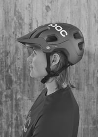 Cyklistická prilba POC Tectal – maximálna ochrana a vynikajúce odvetranie pre trailové a enduro jazdy 6