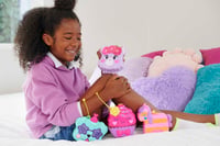 Polly Pocket HKV34 hracia súprava s jednorožcom a plťou, 12 doplnkov, vodná hra a 2 figúrky meniace farbu 2