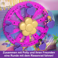 Polly Pocket Pollyville Dovolenkový kufrík na kolieskach – 4 bábiky, 1 vozidlo, 25+ doplnkov, pláž, promenáda, trojposchodový hotel s helikoptérou, HK 5