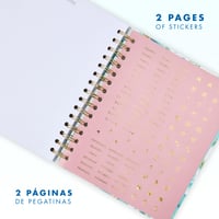 Q Kalon Iskolai Határidőnapló 2026-2027 – Szeptember-Június, Napi Beosztás, A5 (17x21 cm), Műbőr Keményfedél, Dupla Spirál, Gumiszalag, Matrica – Pink Mousse 3