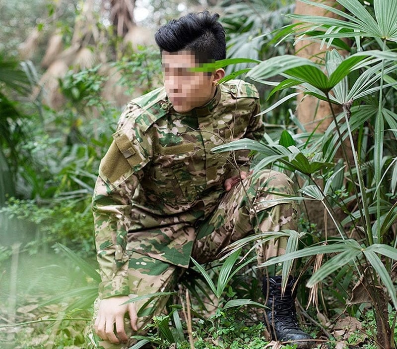 QHIU Taktikai Egyenruha Szett Férfiaknak - Kabát Nadrág Övvel és Kalappal Katonai Terepszínű BDU Airsoft Paintball Túrázás