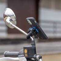 Držiak na telefón Quad Lock na spätné zrkadlo motocykla a skútra pre zariadenia iPhone, Samsung Galaxy a Pixel 6