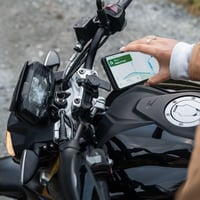 Držiak na riadidlá motocykla Quad Lock Pro 4