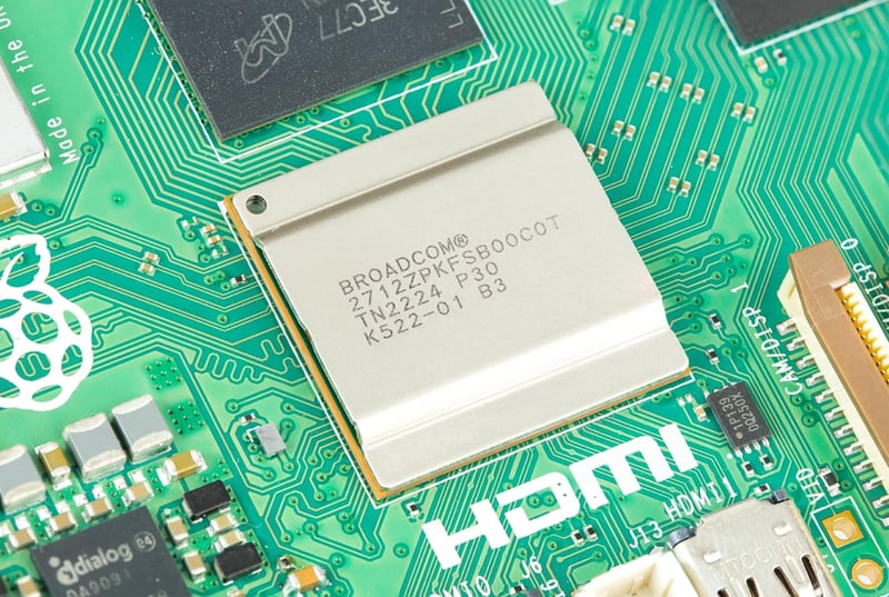 Raspberry Pi 5 Miniszámítógép 2GB RAM - ARM Quad-Core 1.5GHz Processzor, Beépített WiFi és Bluetooth, Debian Alapú OS
