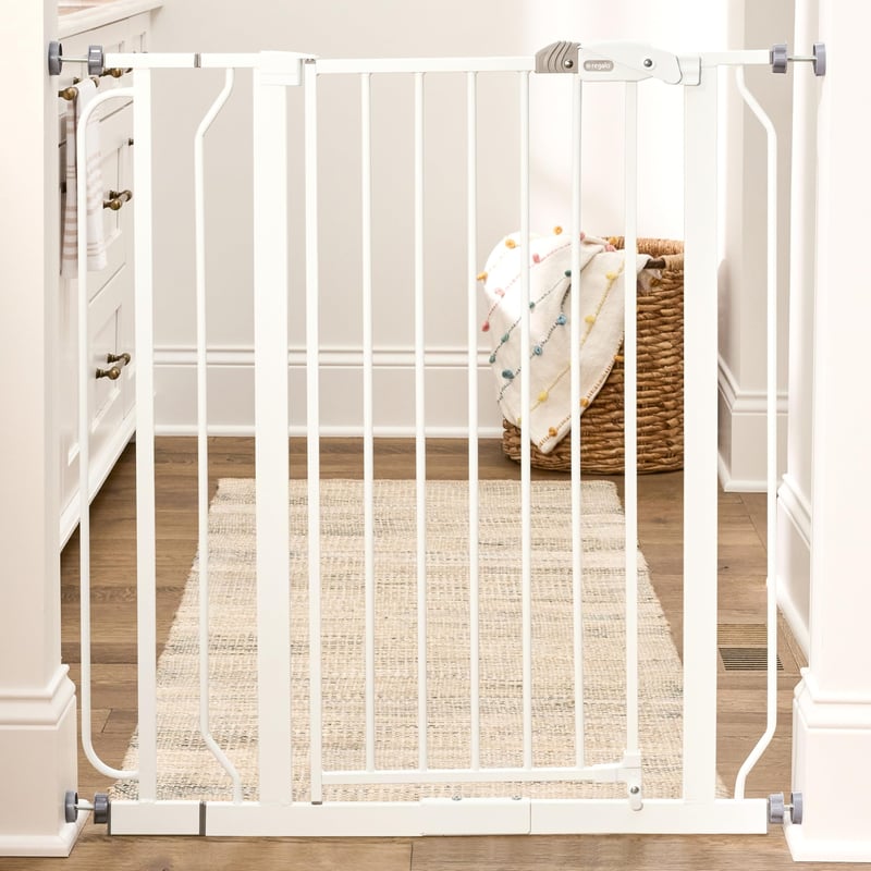 Detská bezpečnostná zábrana Regalo Easy Step s tlakovým upevnením a rozširujúcou sadou 104 cm