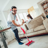 Relaxdays Akkumulátoros Kézi Seprű Állítható Nyéllel, Piros/Ezüst 3