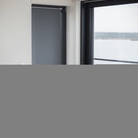 Relaxdays zamračujuća rolo zavjesa s toplinskom izolacijom, Klemmfix montaža bez bušenja, bočno upravljanje, siva, 90x210 cm 2