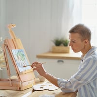 Relaxdays Prenosný maliarsky stojan pre dospelých, kufríkový dizajn, so zásuvkou, nastaviteľná výška a uhol sklonu, prírodný 2