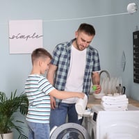 Relaxdays izvlačivo uže za sušenje rublja s automatskim namotavanjem, 12 m, bijelo, za balkon i vrt, aluminijski nosač 3