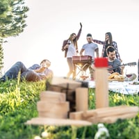 Relaxdays Kubb vikingská hra z borovicového dreva, červený kráľ, veľká veľkosť, s taškou, záhradná spoločenská hra 3