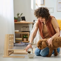Stație de hrănire pentru câini Relaxdays, suport reglabil pe înălțime, 37x55x36 cm, suport pentru boluri cu covoraș din silicon, bambus, natur 7