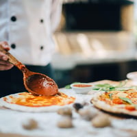 Relaxdays Set od 2 okrugla kalupa za pizzu, neprijanjajući sloj, ugljični čelik, za pizzu i flammkuchen, 32 cm, sivi 3