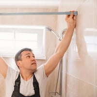 Teleskopická tyč Relaxdays 110-200 cm, nerezová upínacia tyč na sprchový záves, záclonu, do zárubne, bez vŕtania, sivá 3