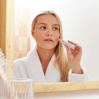 Aparat de epilat facial 2 în 1 Remington BareMe WFS200, rezistent la apă, alb 6