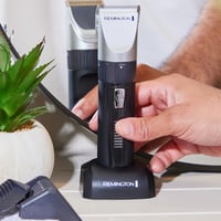 Mașină de tuns profesională Remington HC5811 - Lame ceramice auto-ascuțite, 0,8-40 mm, 10 piepteni atașabili, cu acumulator/fir, geantă din aluminiu 5