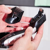 Remington MB320C Trimer za bradu za muškarce - Samooštreće keramičke oštrice, 0,4-18 mm, 9 postavki dužine, LED indikator punjenja, rad na struju i bateriju 9