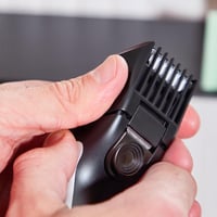 Remington MB320C Trimer za bradu za muškarce - Samooštreće keramičke oštrice, 0,4-18 mm, 9 postavki dužine, LED indikator punjenja, rad na struju i bateriju 8
