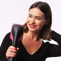 Teplovzdušná kefa a sušič vlasov Revlon Pro Collection RVDR5212E2 Salon One-Step, čierno-ružová, jednostranná plochá kefa 4