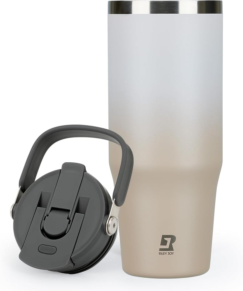 Riley Joy 2.0 rozsdamentes acél termosz pohár 1 liter bézs szívószállal és füllel szivárgásmentes utazó kávésbögre mosogatógépben mosható