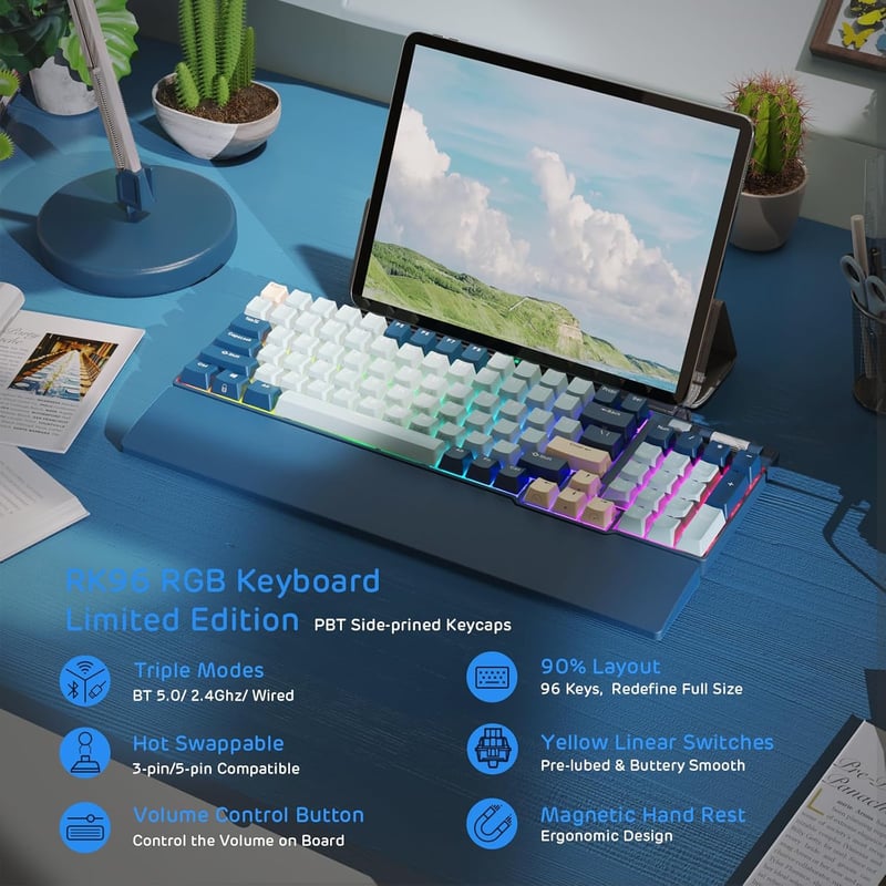 RK ROYAL KLUDGE RK96 RGB mechanikus billentyűzet, 96 gomb, Bluetooth 5.0, erdei kék