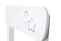 Set de Mobilier pentru Copii roba Little Stars – 2 Scaune și 1 Masă, Set din Lemn Lăcuit Alb cu Model de Steluțe 5