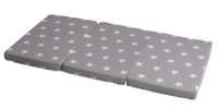 Skladacia cestovná matrac pre bábätká roba Little Stars - 60x120 cm - Odnímateľný poťah so vzorom sivých hviezdičiek - S prenosnou taškou - 5,5 cm v 1