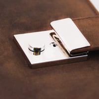 Roberto Romano 48217 Zakladač na dokumenty formátu DIN A4 so zámkom, organizér zo sivej hunter kože so 6 priehradkami a krúžkovou mechanikou, 36x28x4,5 cm 2