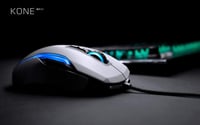 Mouse de gaming ROCCAT Kone XP Alb - Senzor optic 19000 DPI, Iluminare 3D RGB AIMO, rotiță Krystal 4D, funcționalitate multi-buton 8