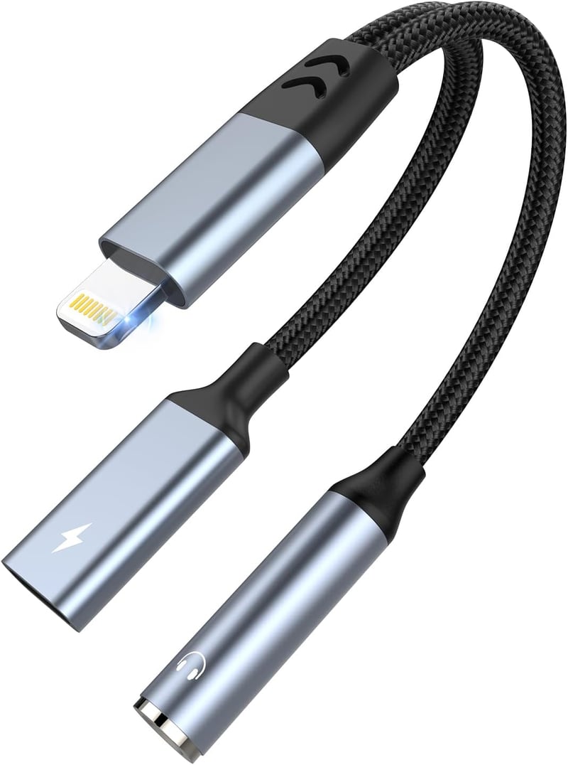 Rocketek 2-in-1 Lightning Adapter iPhone-hoz - 3.5mm Jack Fejhallgató Csatlakozó és Töltő Elosztó iPhone 14/13/12/11/XR/8/7 Készülékekhez

A