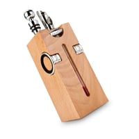 ROMINOX Stalak za vino od bukovine, set od 7 dijelova sa sommelierskim nožem, prstenom protiv kapanja, vinskim termometrom, čepom i lijevkom – 7x7x22 cm 2